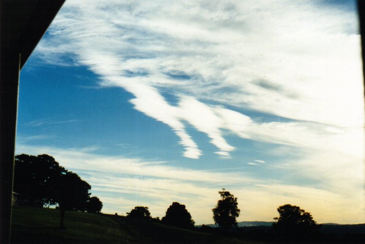 altocumulus lenticularis : McLeans Ridges, NSW   5 June 2000