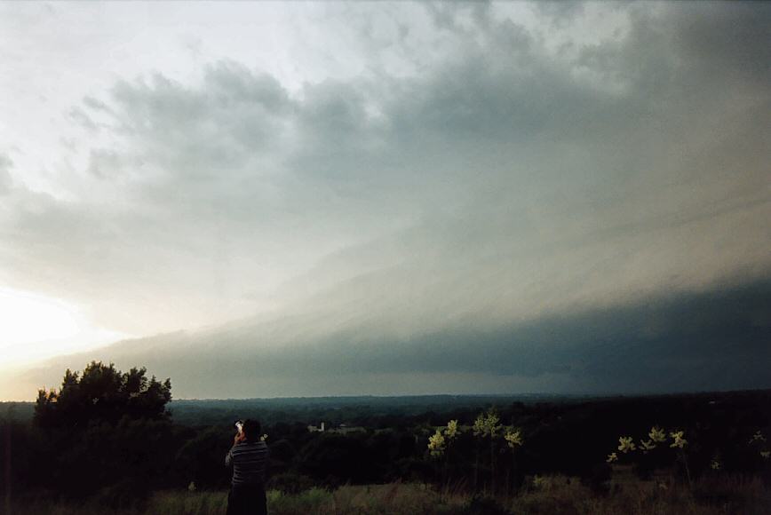 shelfcloud shelf_cloud : N of Weatherford, Texas, USA   1 June 2004