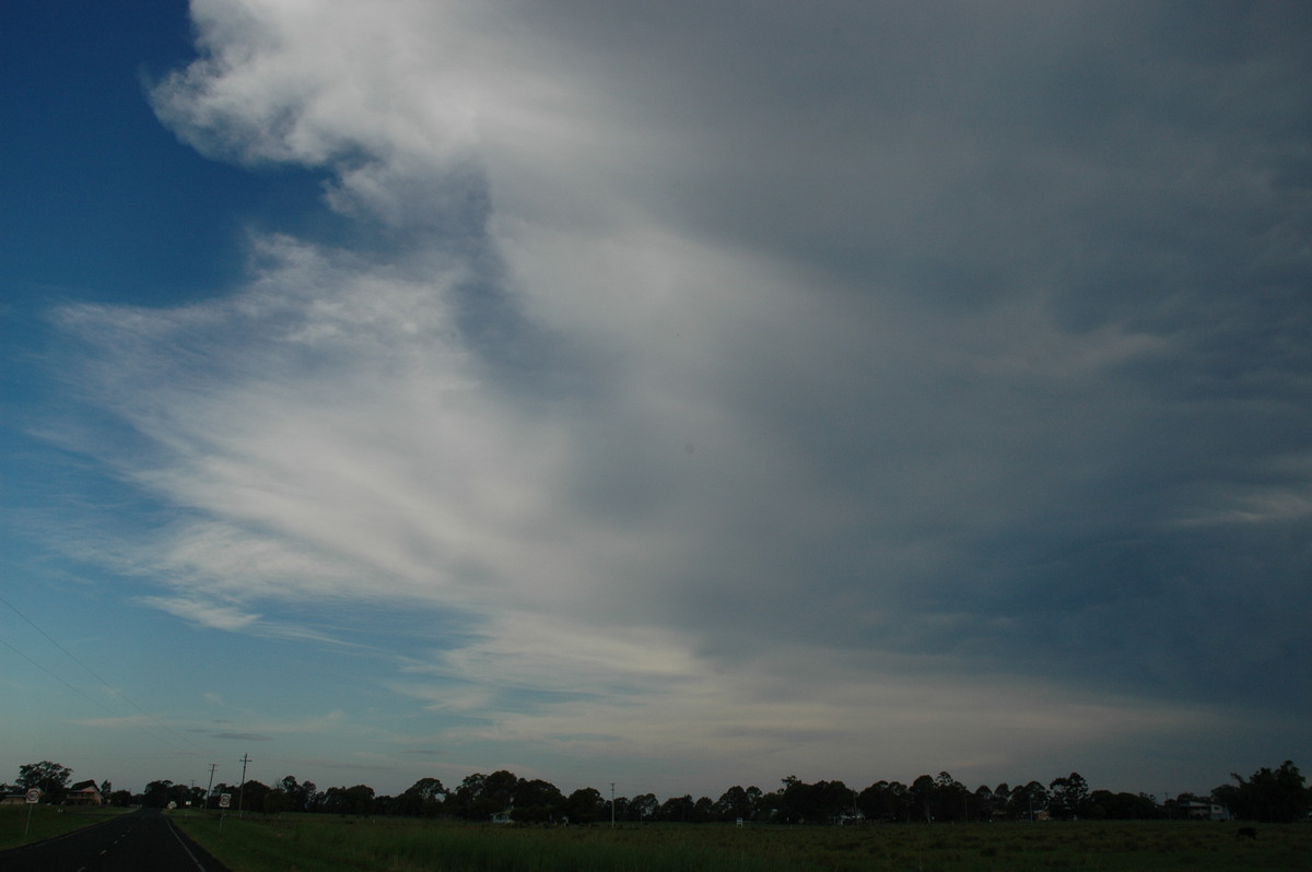 anvil thunderstorm_anvils : near Coraki, NSW   19 December 2004