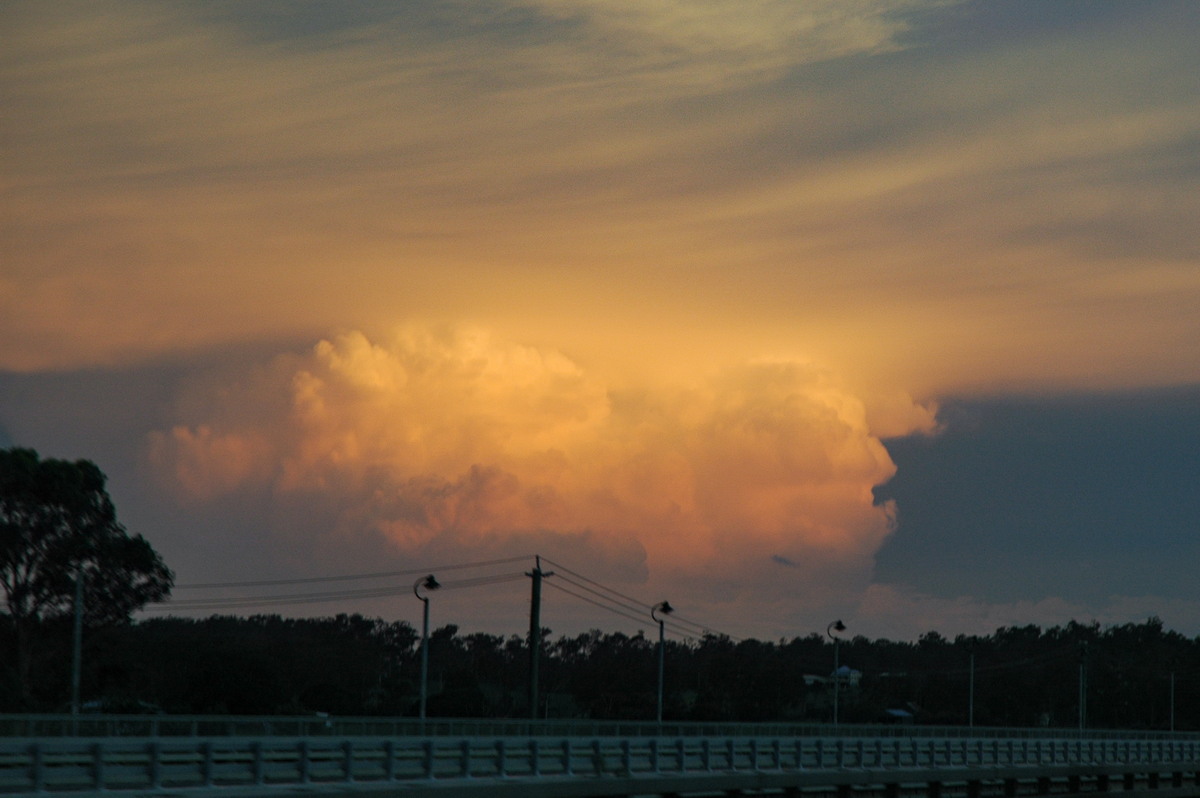 thunderstorm cumulonimbus_incus : S of Brisbane, QLD   27 November 2005