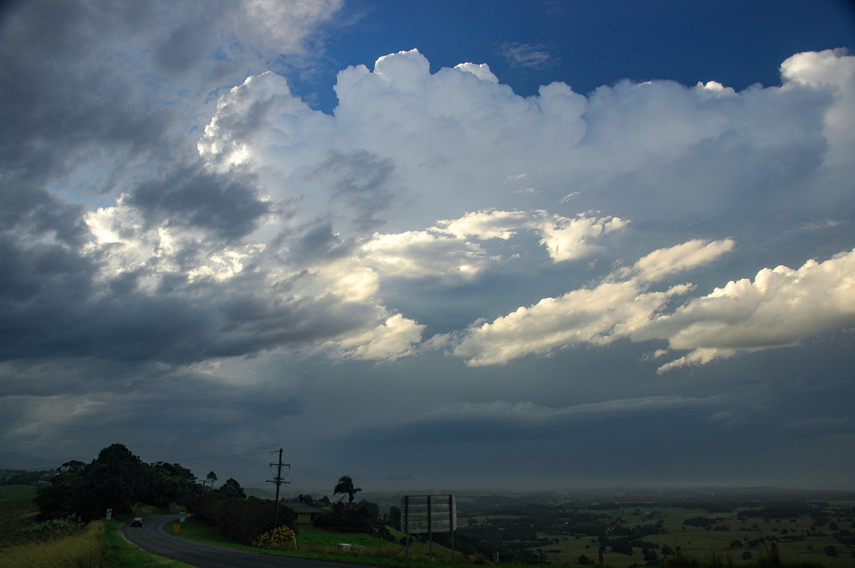 thunderstorm cumulonimbus_calvus : Saint Helena, NSW   4 April 2006