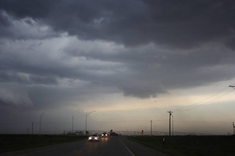 cumulonimbus thunderstorm_base : near Geneva, Nebraska, USA   14 May 2007