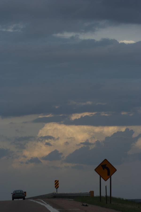 thunderstorm cumulonimbus_calvus : E of Sidney, Nebraska, USA   21 May 2007