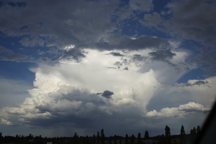 thunderstorm cumulonimbus_incus : near Goulburn, NSW   18 November 2007