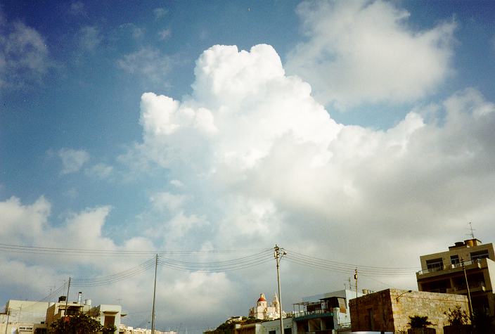thunderstorm cumulonimbus_calvus : Malta   19 August 1996