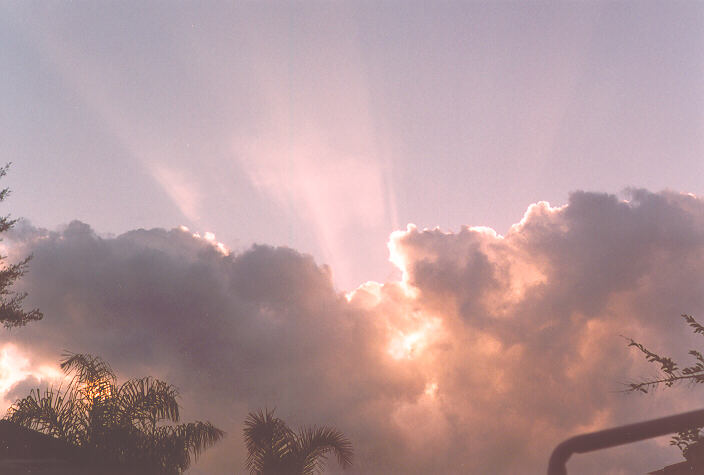halosundog halo_sundog_crepuscular_rays : Oakhurst, NSW   14 July 1997