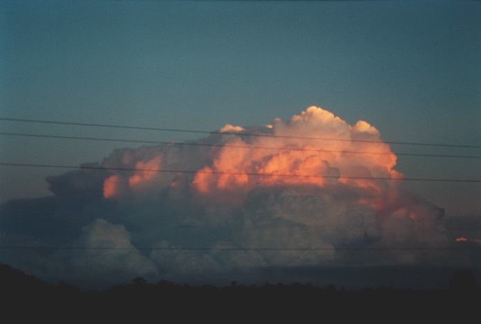 thunderstorm cumulonimbus_incus : N of Taree, NSW   5 November 2000