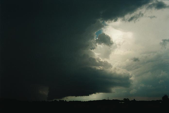 cumulonimbus thunderstorm_base : E of Oberon, NSW   7 January 2001