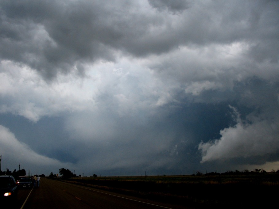 cumulonimbus supercell_thunderstorm : N of Hereford, Texas, USA   31 May 2005