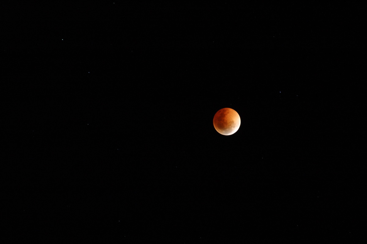halosundog halo_sundog_crepuscular_rays : Lunar Eclipse from McLeans Ridges   28 August 2007